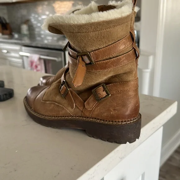 Tan boots - Picture 3 of 5